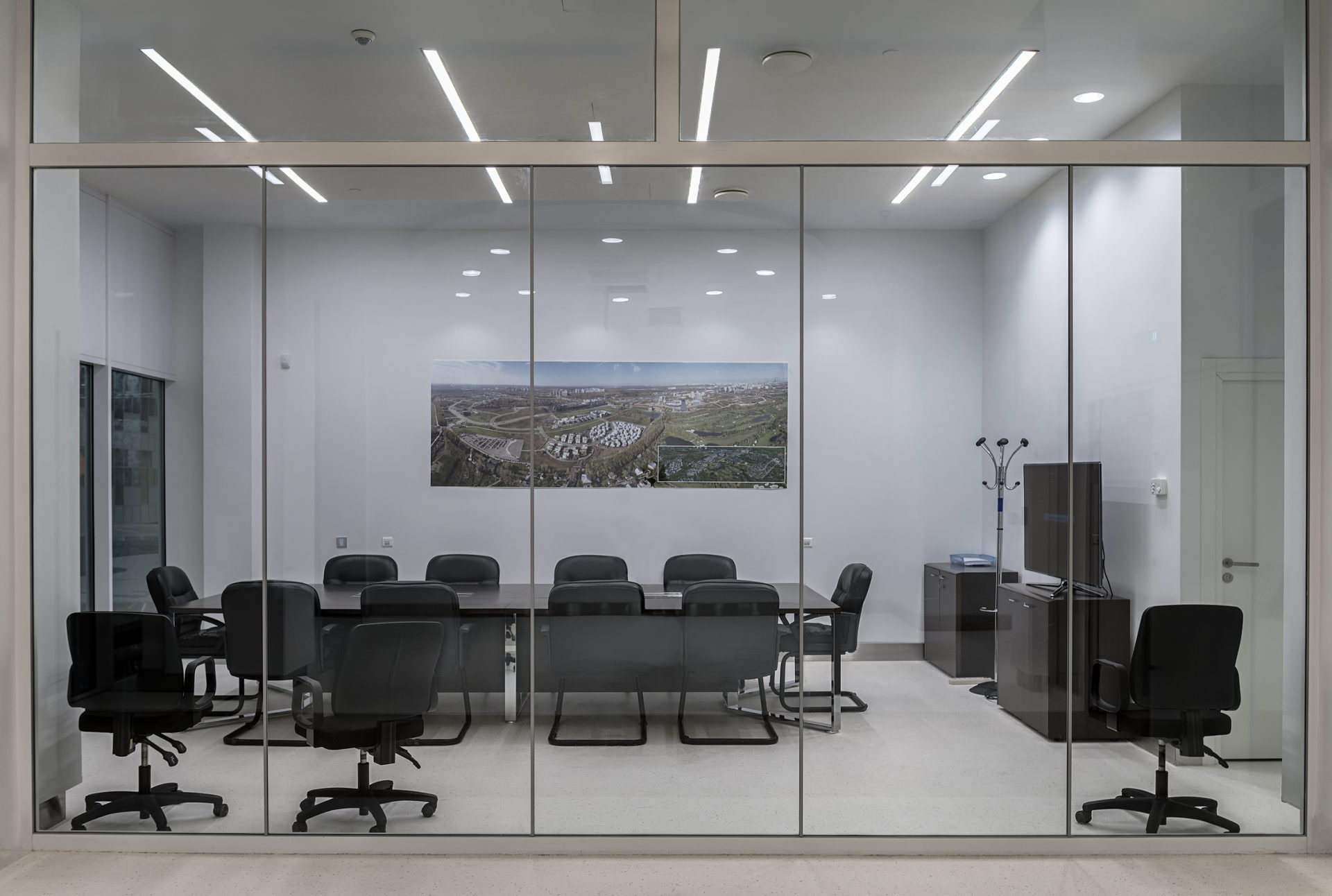 meeting room glass parition