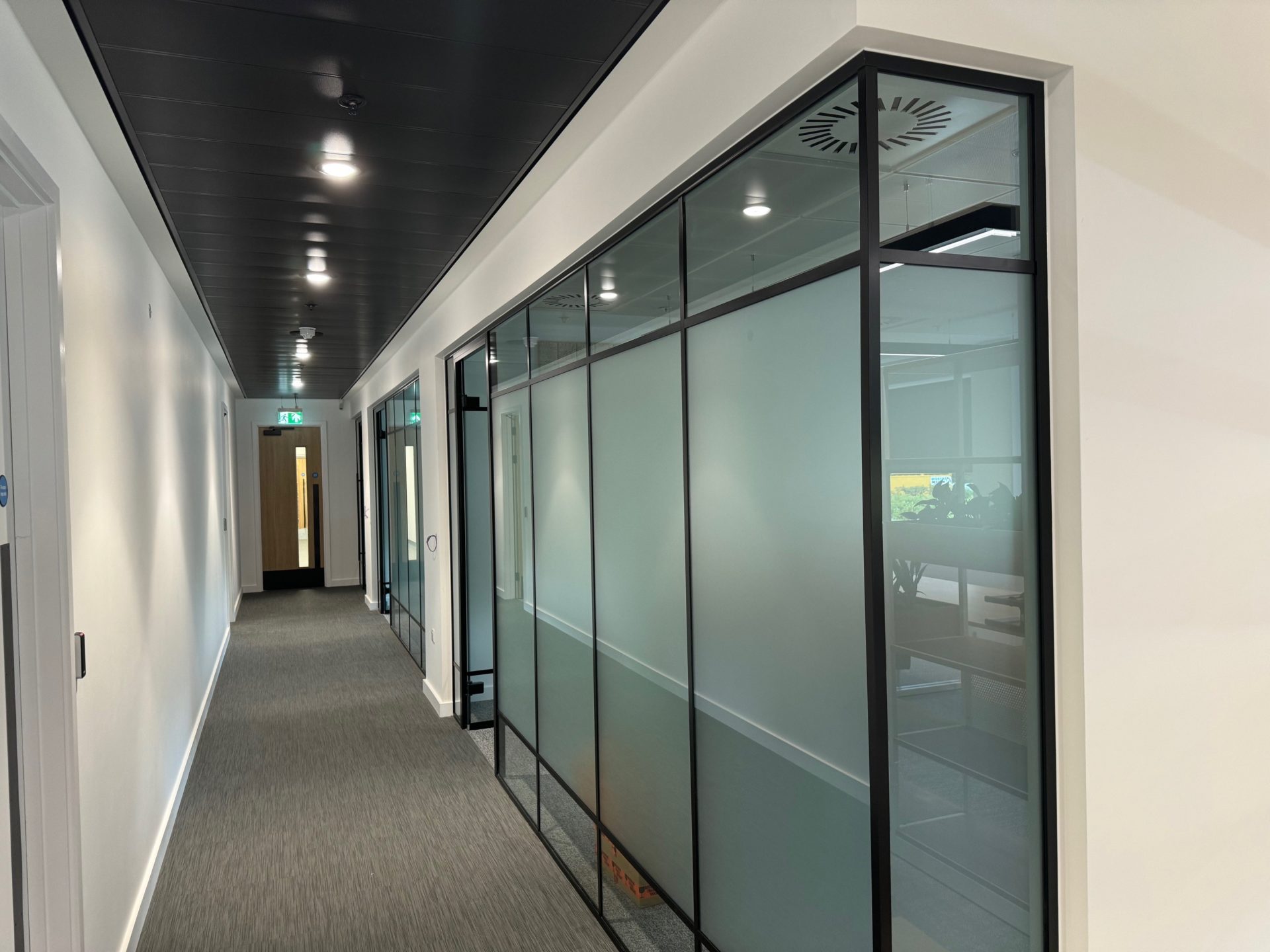 tmt-commercial-contractors-glass-partitions